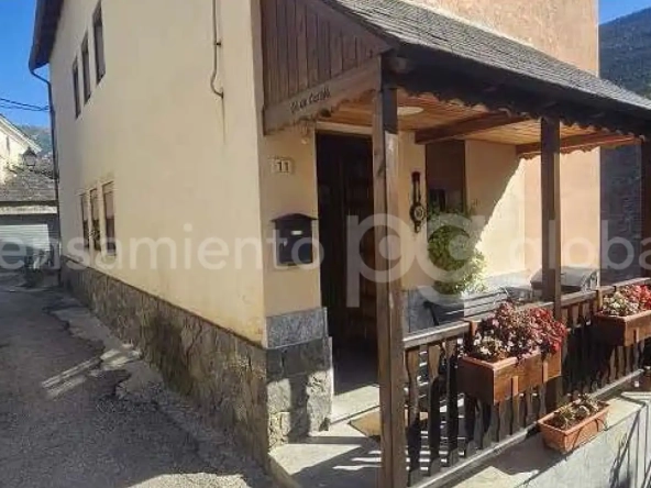 Casa en Arros -Exterior Entrada
