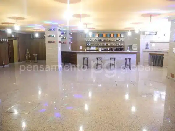   chalet en los Arroyos - Sala De Baile  y bar
