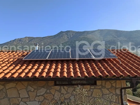 Finca Rustica San Esteban - Paneles solares