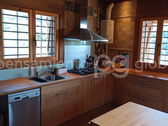 Finca Rustica San Esteban - ventanas de la cocina