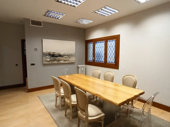 Oficina en Lagasca - Sala de reuniones con mesa larga