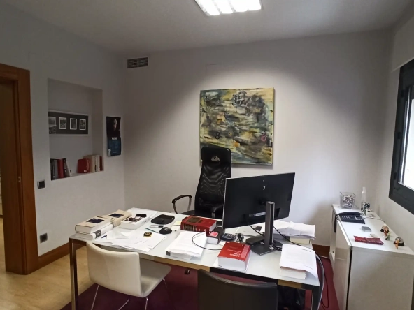 Oficina en Lagasca - Despacho con ordenador