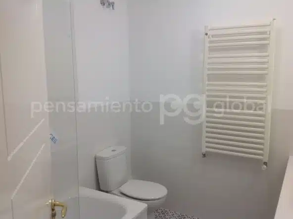 Piso en Boix y Morer - detalle baño