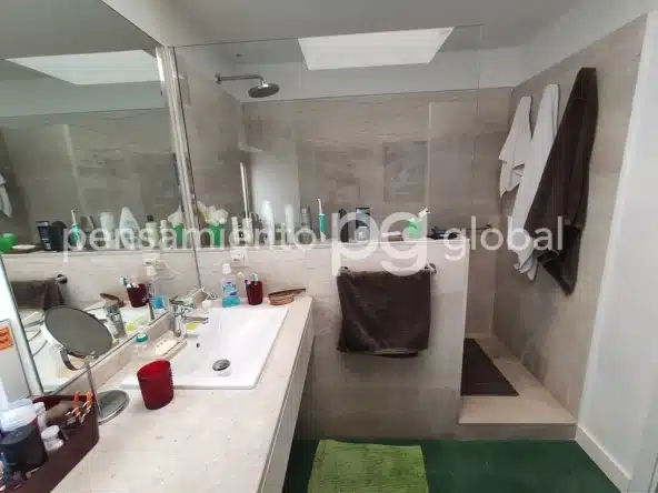 Chalet Aravaca - baño en suite