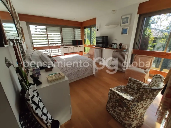 Chalet Aravaca - dormitorio principal desde el acceso