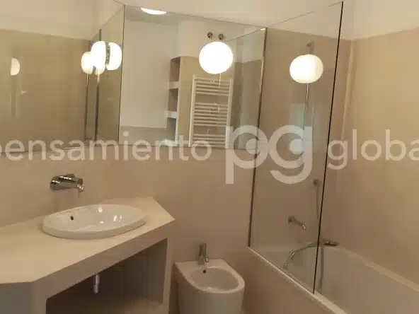 Piso Sta. Cruz de Marcenado - Baño dormitorio principal 2