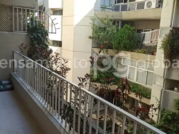 Piso Sta. Cruz de Marcenado - Terraza dormitorio principal